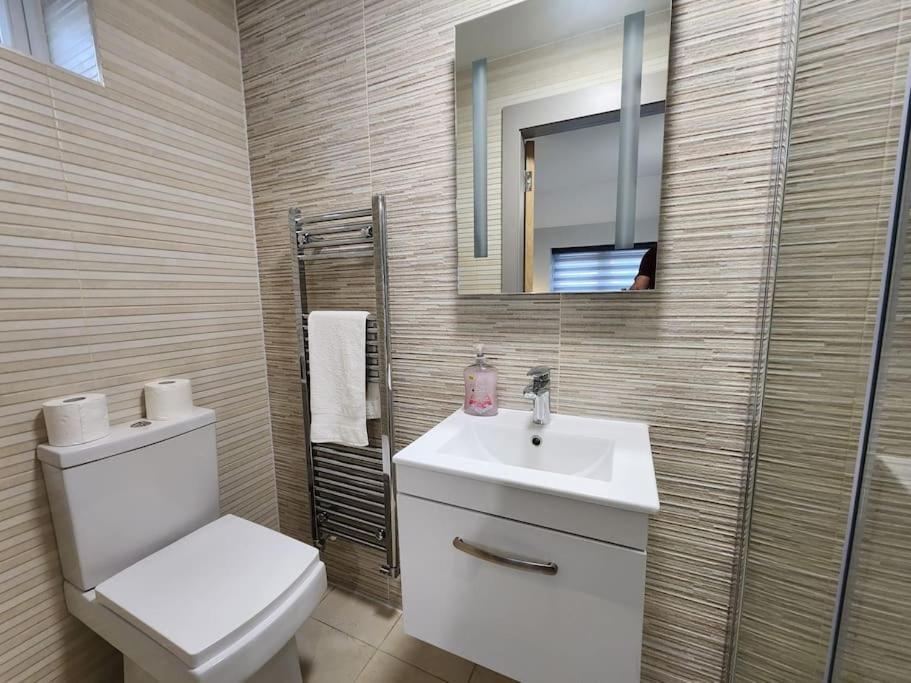 Horizon House, Modern 2-Bedroom Flat 2, Parking, Netflix, Оксфорд Экстерьер фото