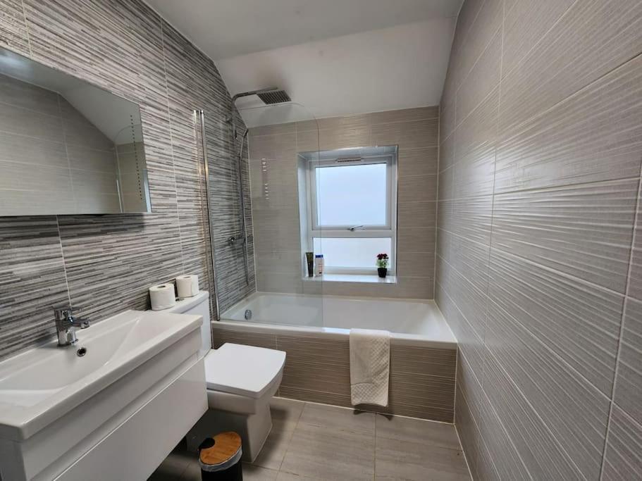 Horizon House, Modern 2-Bedroom Flat 2, Parking, Netflix, Оксфорд Экстерьер фото